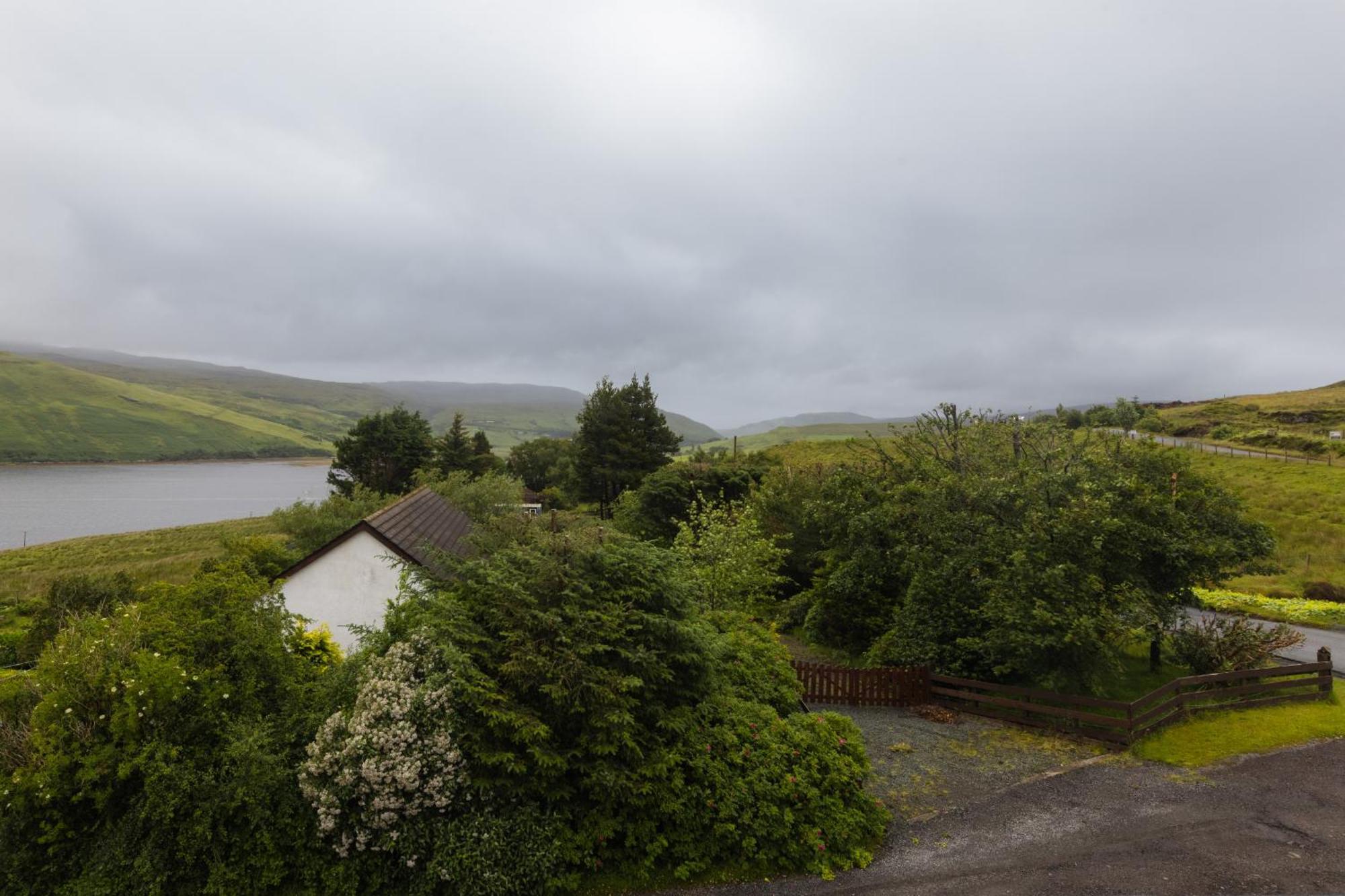 Luxury Cottage With Stunning Views By Fairy Pools 4 Carbost  Esterno foto